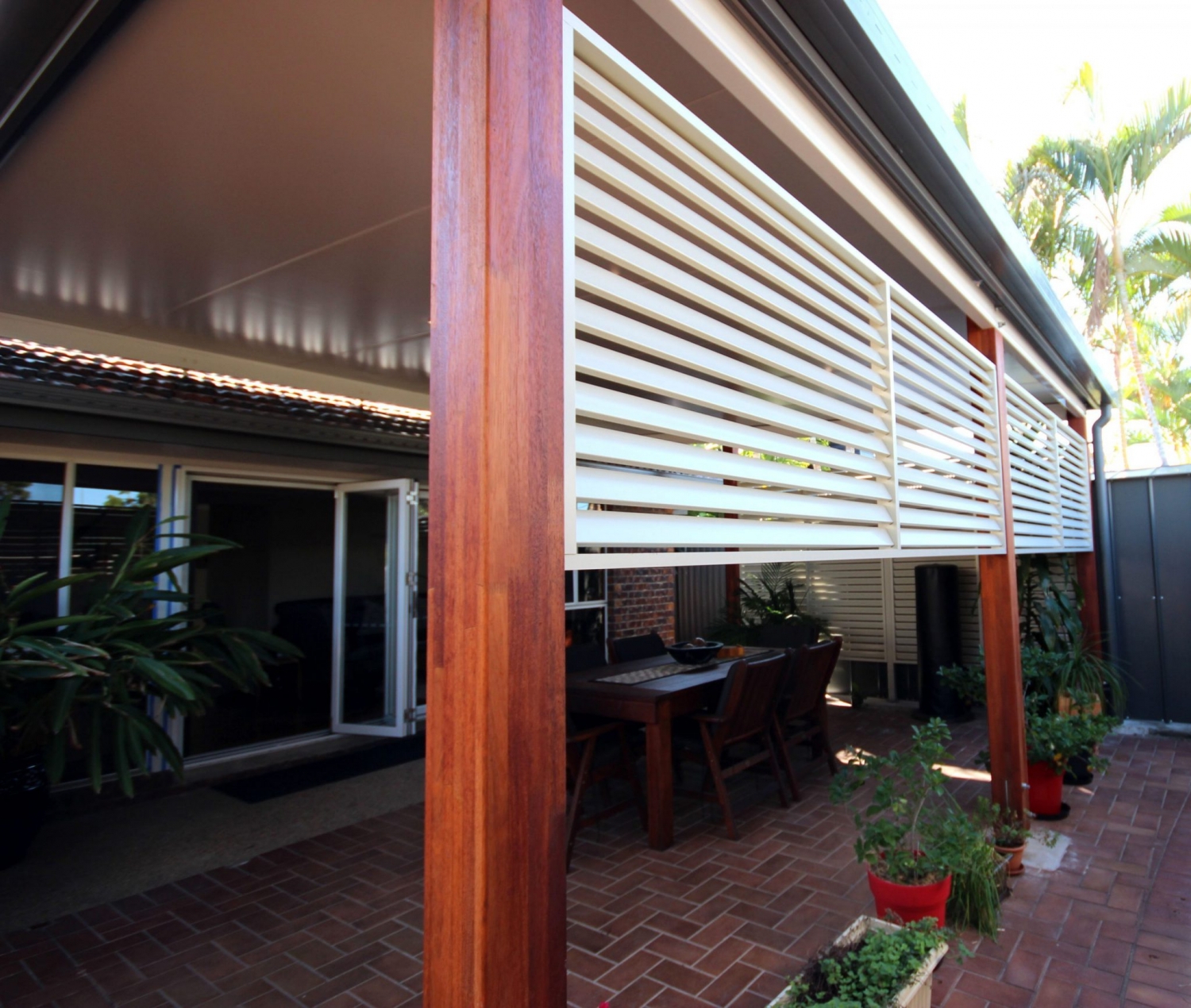 Privacy Screens Timber Posts Cream Louvered Patio Screens