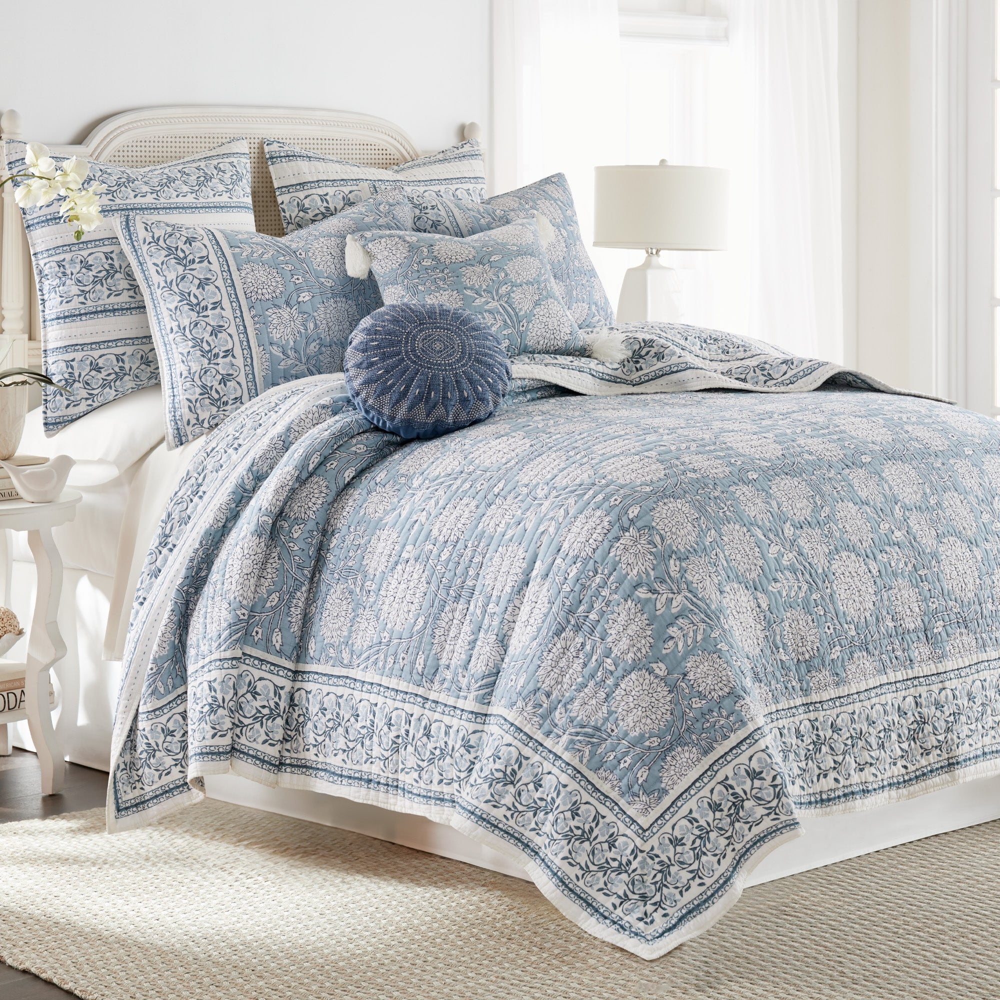 Quilt Set Botanical Block Print Arched Cane Frame