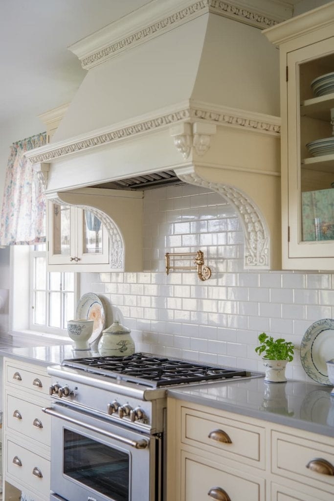 Range Hood Ornate Corbels: Ornate Custom Range Hood
