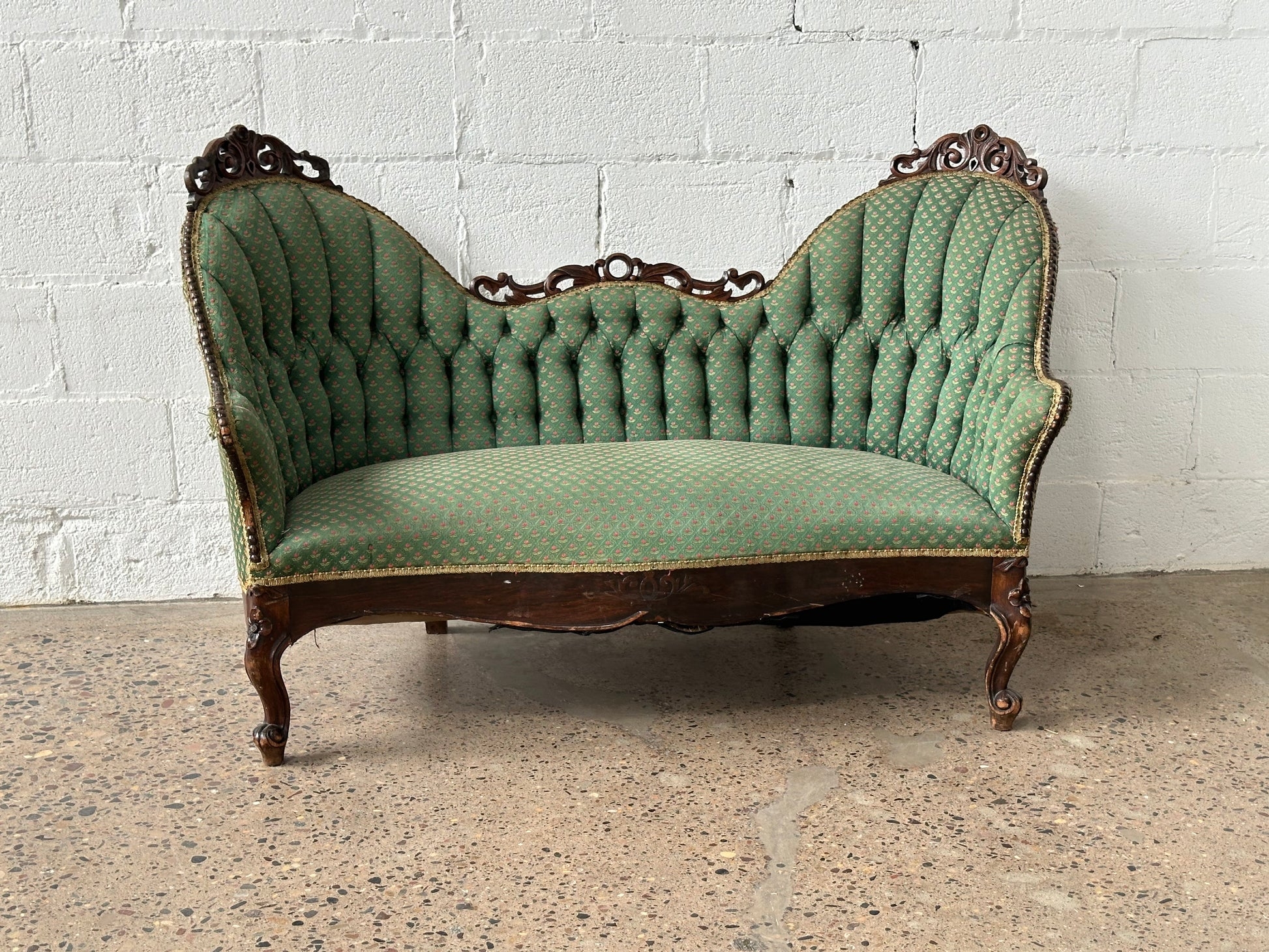 Settee Mossy Green Button Tufted Back Crest