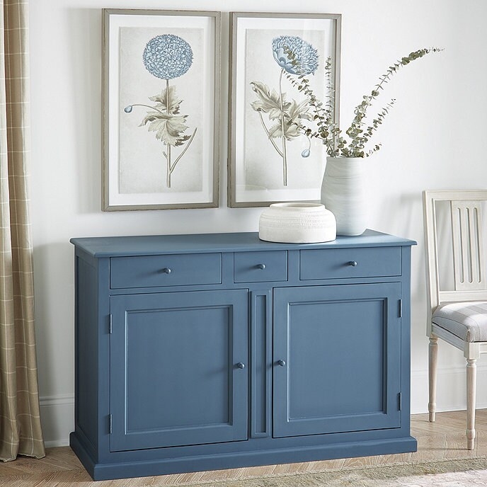 Sideboard Cabinet with Three Drawer Layout and Pillar