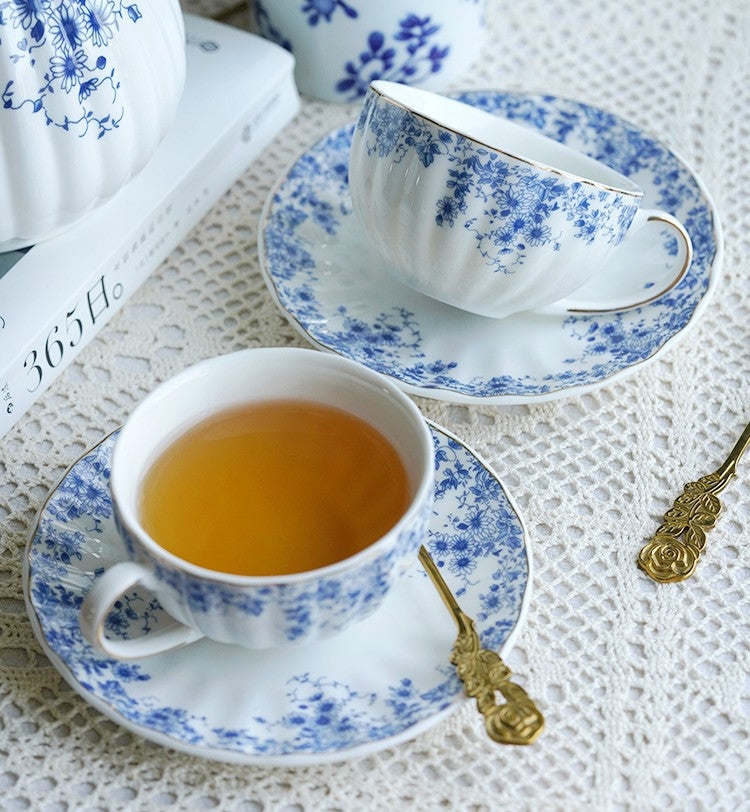 Tea Cup Set with Fluted Texture and Vintage Party Style