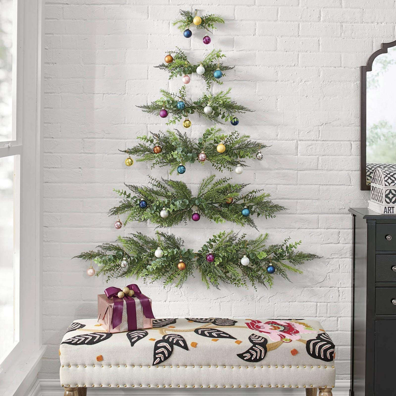 Wall Christmas Tree: Tiered Layers Greenery Wall Art Display