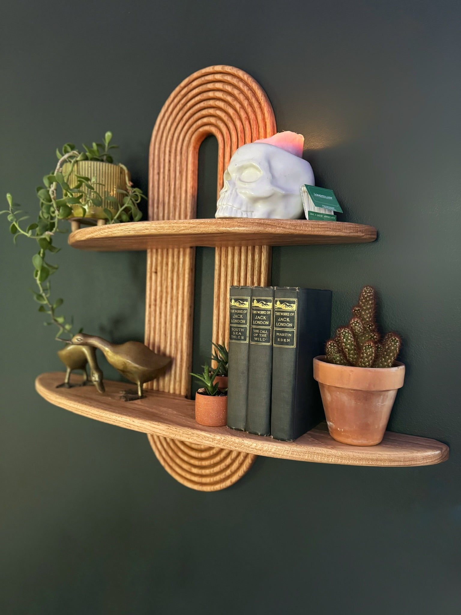 Wall Shelf with Fluted Backboard Stadium Shape Oak