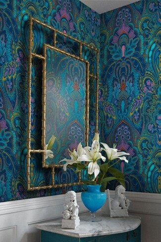 Wallpaper Paisley Pattern Gold Accents Entryway Decor
