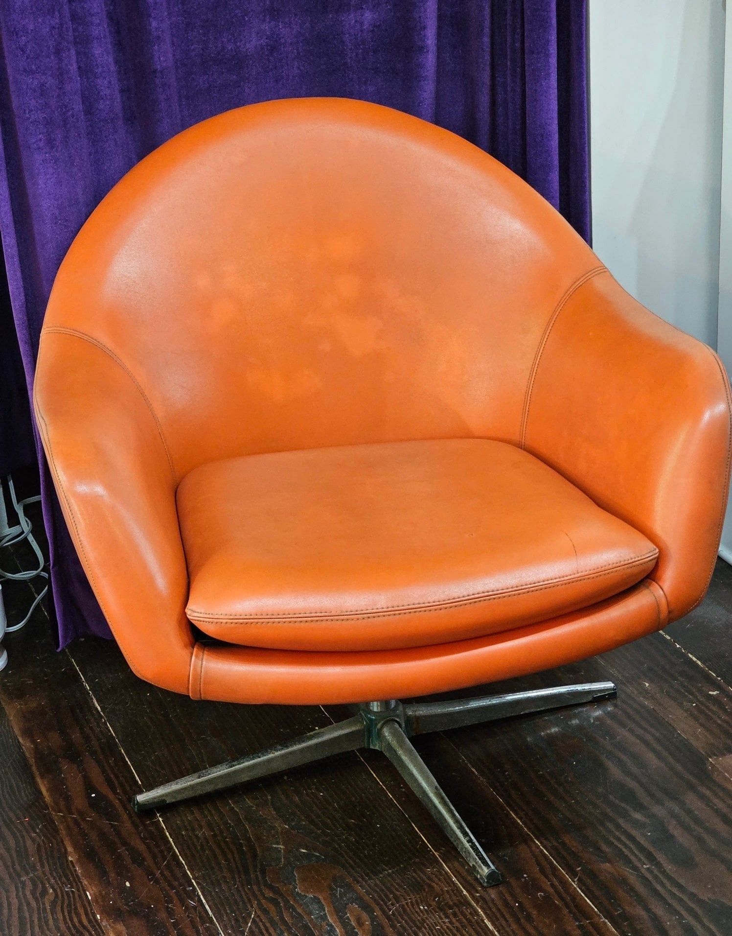 Accent Chair Pod Swivel Shape with Retro Bright Orange Vinyl