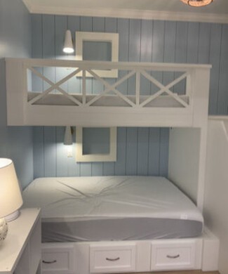 Bunk Bed: X-Brace Railing and Built-In Wall Niche Bunk Design