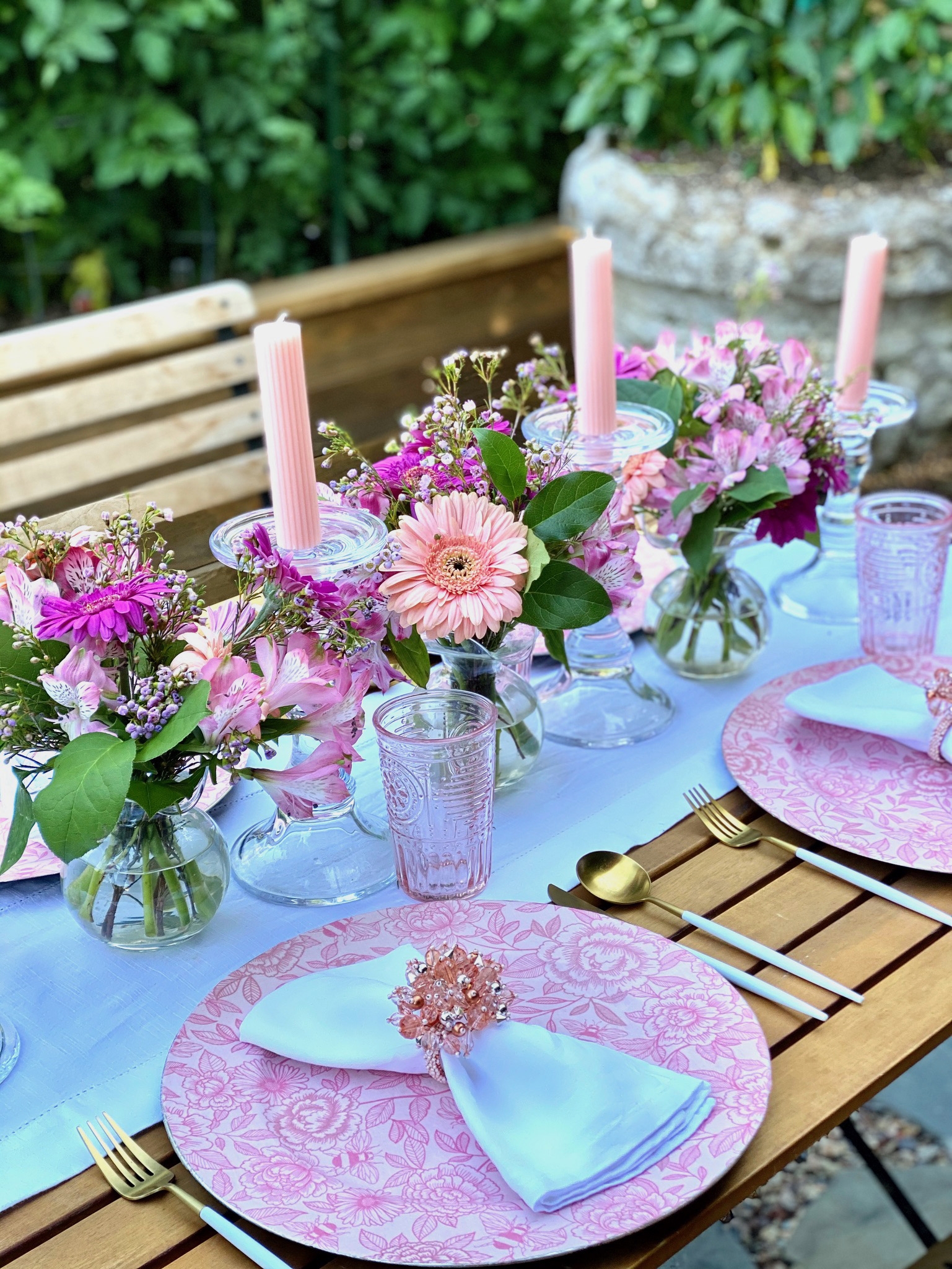 Charger Plate: Floral Pattern Beaded Napkin Rings Garden