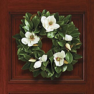 Decorative Wreath with Glossy Leaves and Full Circular Design