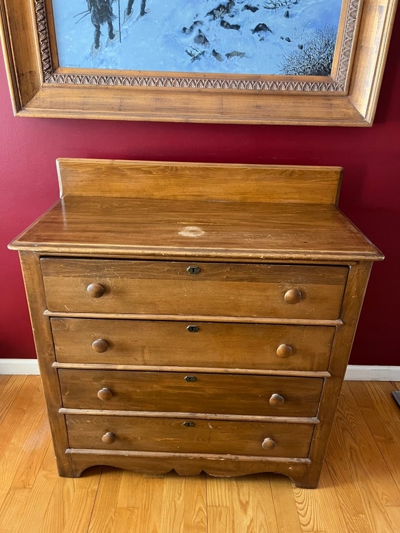 Drawer Chest Antique Poplar Scalloped Base 4 Drawer Dresser