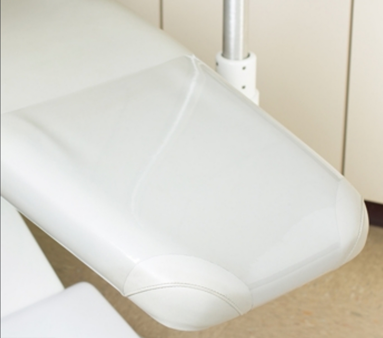 Footrest Cover: Transparent Plastic Universal Fit