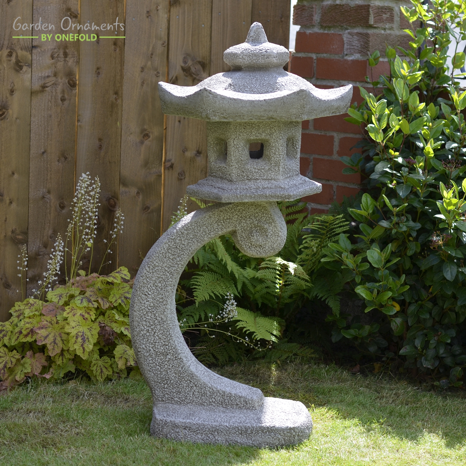 Garden Ornament Cantilever Base Curved Stone Decor