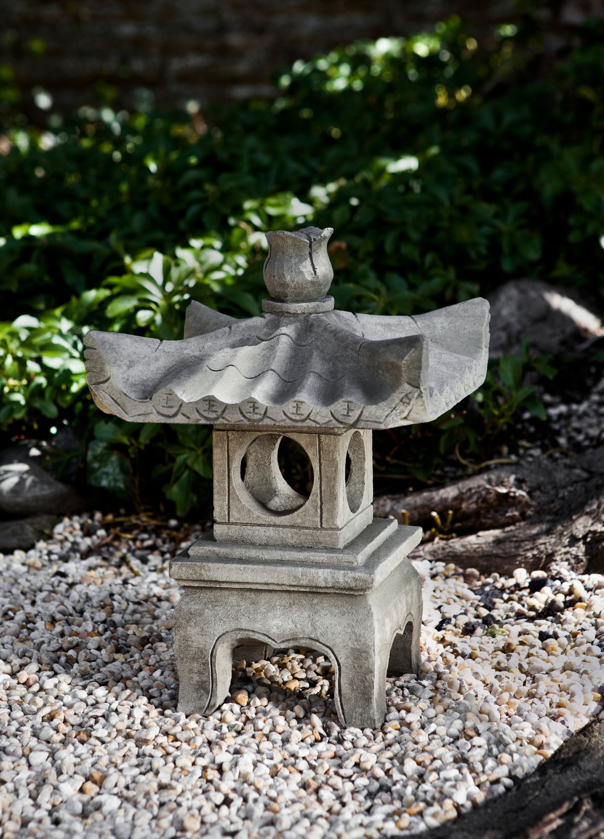 Garden Statue Circular Cutouts Scalloped Stone Tier