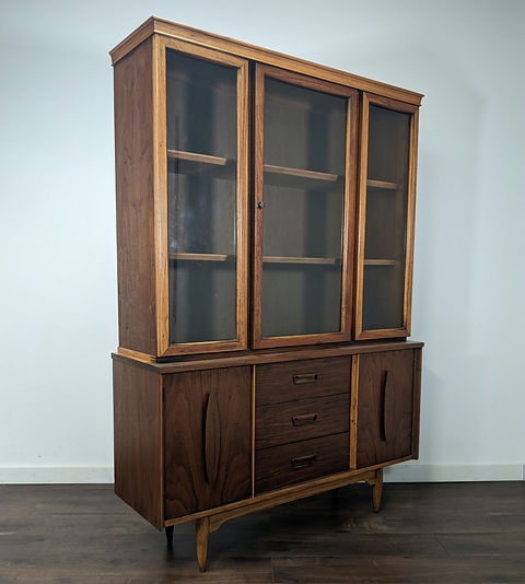 Hutch | Oval Integrated Pulls | MCM Buffet with Tapered Legs