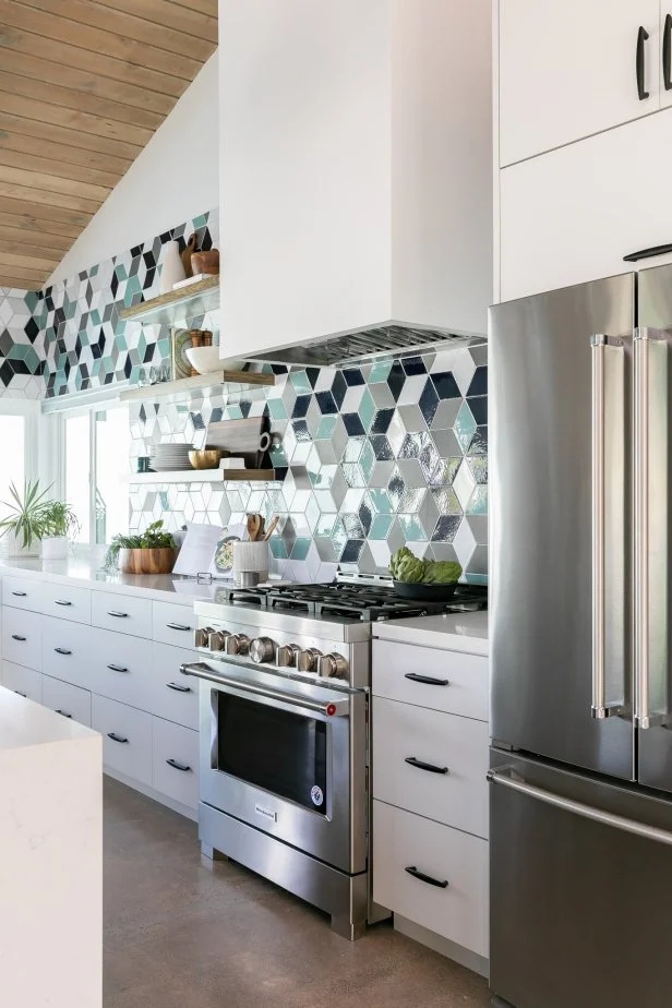 Kitchen Range With Geometric Cube Backsplash and Vaulted