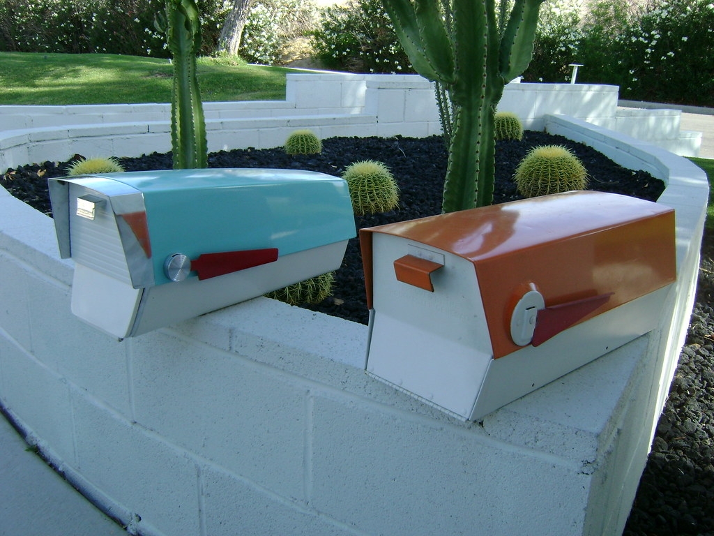 Mailbox Vintage Restoration Dual Tone Desert Finish