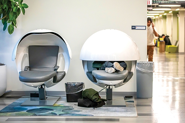 Nap Pod Spherical Hood Glossy White Spherical Rest Station