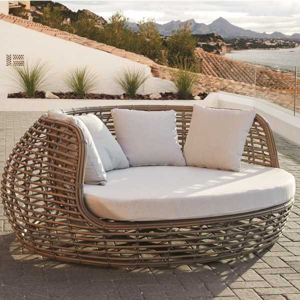 Outdoor Daybed with Circular Base and Bronze Open Weave
