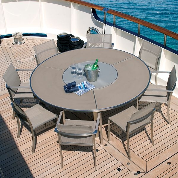 Outdoor Dining Set with Segmented Top and Round Yacht Table
