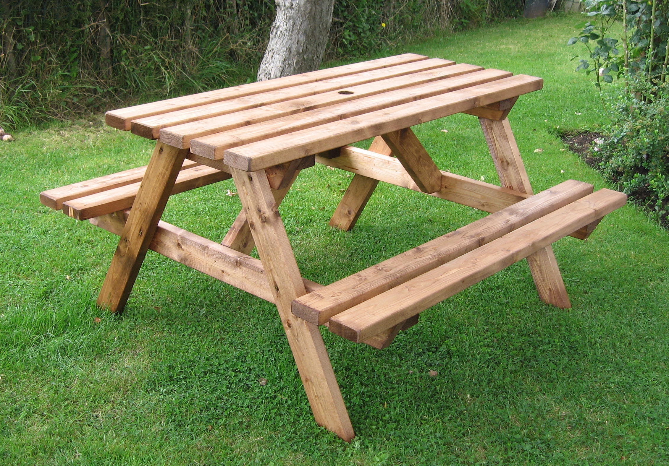 Picnic Table with Honey Wood and Slatted Tabletop