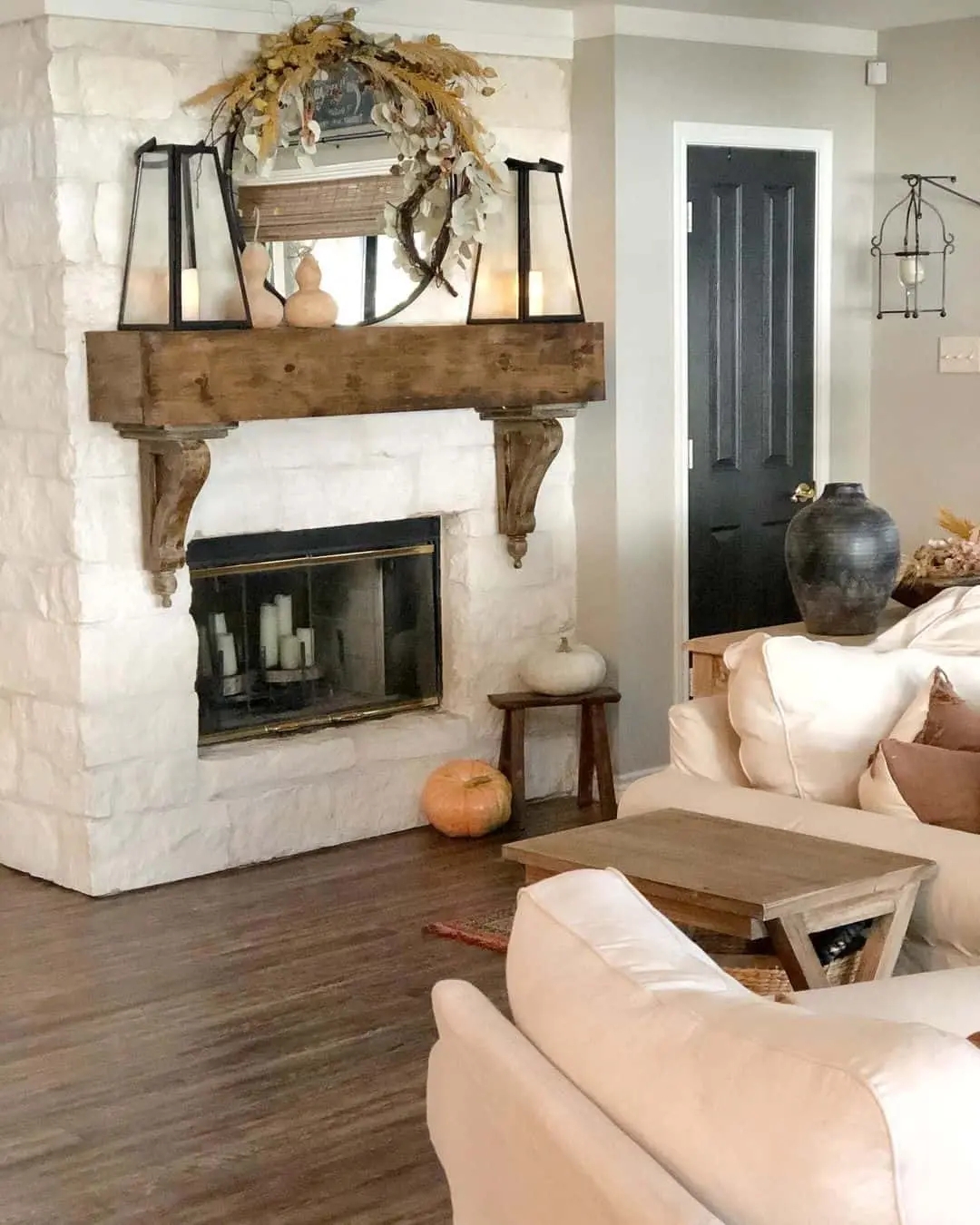 Stone Fireplace: Off White Decorative Corbels Pampas Wreath Decor