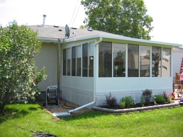 Sunroom White Knee Wall Sunroom and Lattice Skirting Kit