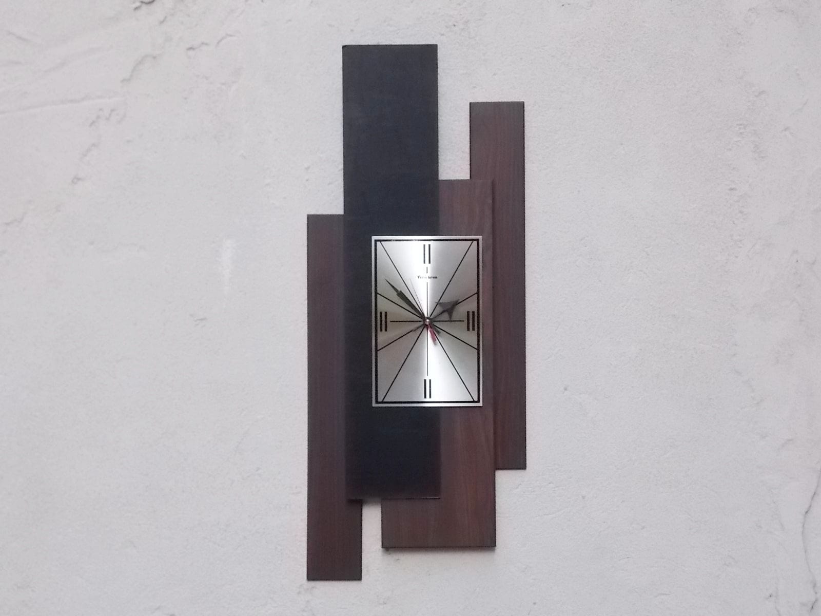 Wall Clock Overlapping Planks Asymmetric Vertical Wall Clock