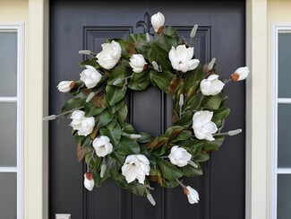 Wreath with Fuzzy Buds and Southern Style Holiday Decor
