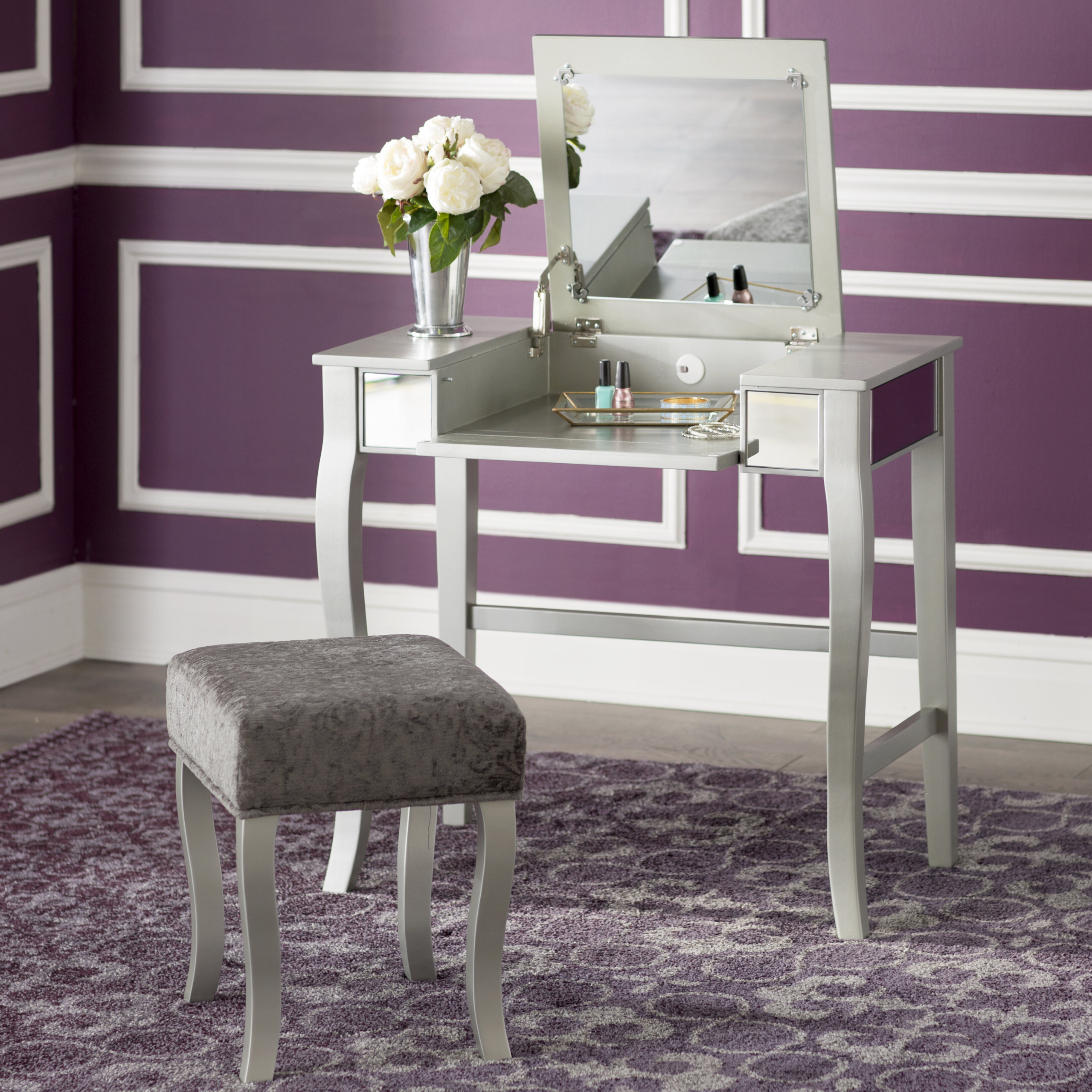 Strattenborough Vanity Set with Mirror