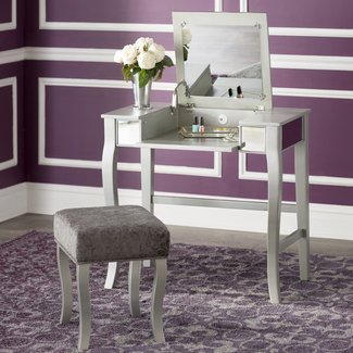 Strattenborough Vanity Set with Mirror